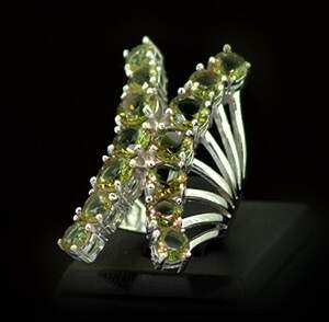 Серебряное кольцо 925 пробы 12,79 г с турецкими Султанітами класса АААА 5,1 карат