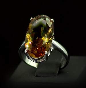 Серебряное кольцо 925 пробы 5,65 г с турецким Султанітом класса АААА 7,41 карат