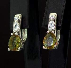 Серебряные серьги 925 пробы 4,96 г с турецкими Султанітами класса АААА и цирконами 2,88 карат