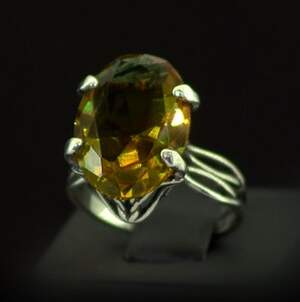 Серебряное кольцо 925 пробы 5,1 г с турецким Султанітом АААА 9 карат Серебряное кольцо 925 пробы 5,1 г с турецким Султанітом АААА 9 карат