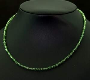 Ожерелье со Шпінеллю оливкового цвета 16 карат 39+4 см Ожерелье со Шпінеллю оливкового цвета 16 карат 39+4 см