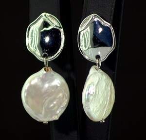 Серебряные серьги 925 пробы 5,57 г с таїтянськими Перлинами барглаз Серебряные серьги 925 пробы 5,57 г с таїтянськими Перлинами барглаз