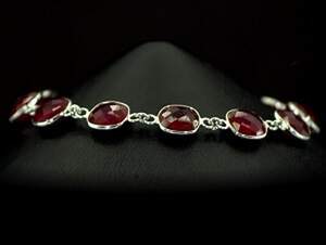 Серебряный браслет 925 пробы 8,5 г с розовымм кенийскими Рубінами АААА 33,04 карат 17-20 см Серебряный браслет 925 пробы 8,5 г с розовымм кенийскими Рубінами АААА 33,04 карат 17-20 см