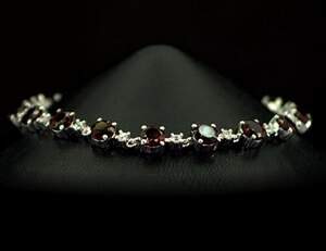 Серебряный браслет 925 пробы 9,1 г с мозамбійськими Гранатами и цирконами 9,63 карат 17-20 см Серебряный браслет 925 пробы 9,1 г с мозамбійськими Гранатами и цирконами 9,63 карат 17-20 см