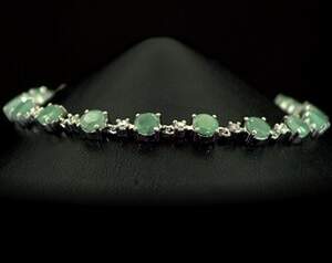 Серебряный браслет 925 пробы 8,31 г с бразильскими Изумрудами класса АААА и цирконами 7,4 карат 17-20 см Серебряный браслет 925 пробы 8,31 г с бразильскими Изумрудами класса АААА и цирконами 7,4 карат 17-20 см