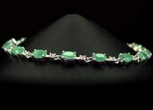 Серебряный браслет 925 пробы 7,52 г с бразильскими Изумрудами класса АААА и цирконами 6,76 карат 17-20 см Серебряный браслет 925 пробы 7,52 г с бразильскими Изумрудами класса АААА и цирконами 6,76 карат 17-20 см