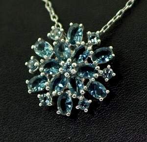 Серебряная брошь 925 пробы 4,94 г с Топазами Лондон Блу со США 4,22 карат Серебряная брошь 925 пробы 4,94 г с Топазами Лондон Блу со США 4,22 карат