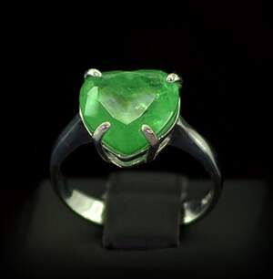 Серебряное кольцо 925 пробы 3,96 г с Турмаліном Хромдравітом 3,35 карат Серебряное кольцо 925 пробы 3,96 г с Турмаліном Хромдравітом 3,35 карат