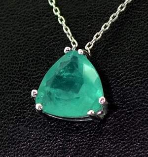 Серебряное колье 925 пробы 3,36 г с Турмаліном Параїба 3,33 карат Серебряное колье 925 пробы 3,36 г с Турмаліном Параїба 3,33 карат