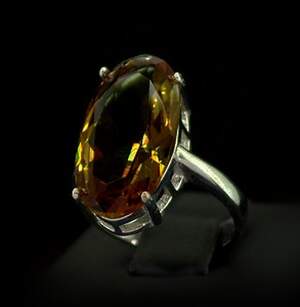 Серебряное кольцо 925 пробы 5,6 г с турецким Султанітом класса АААА 6,35 карат Серебряное кольцо 925 пробы 5,6 г с турецким Султанітом класса АААА 6,35 карат