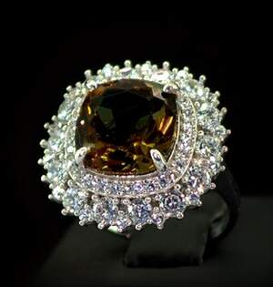Серебряное кольцо 925 пробы 7,86 г с турецким Султанітом класса АААА и цирконами 6,11 карат Серебряное кольцо 925 пробы 7,86 г с турецким Султанітом класса АААА и цирконами 6,11 карат