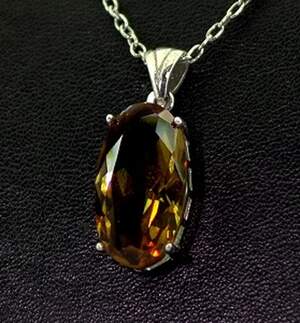 Серебряная подвеска 925 пробы 3,98 г с турецким Султанітом класса АААА и цирконами 6,35 карат Серебряная подвеска 925 пробы 3,98 г с турецким Султанітом класса АААА и цирконами 6,35 карат