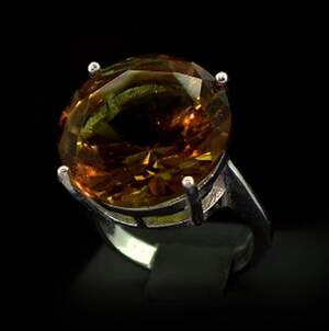 Серебряное кольцо 925 пробы 11,92 г с турецким Султанітом класса АААА 10,55 карат Серебряное кольцо 925 пробы 11,92 г с турецким Султанітом класса АААА 10,55 карат