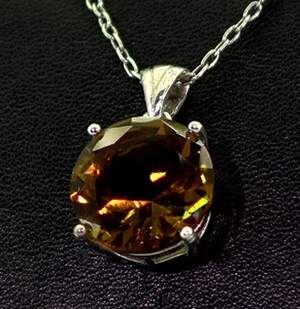 Серебряная подвеска 925 пробы 5,84 г с турецким Султанітом класса АААА 6,93 карат Серебряная подвеска 925 пробы 5,84 г с турецким Султанітом класса АААА 6,93 карат