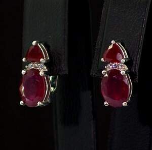 Серебряные серьги 925 пробы 3,25 г с африканскими Роял Рубінами класса АААА и цирконами 4,18 карат Серебряные серьги 925 пробы 3,25 г с африканскими Роял Рубінами класса АААА и цирконами 4,18 карат