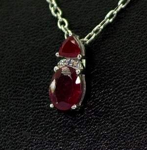 Серебряная подвеска 925 пробы 1,16 г с африканскими Роял Рубінами класса АААА и цирконами 2,09 карат Серебряная подвеска 925 пробы 1,16 г с африканскими Роял Рубінами класса АААА и цирконами 2,09 карат