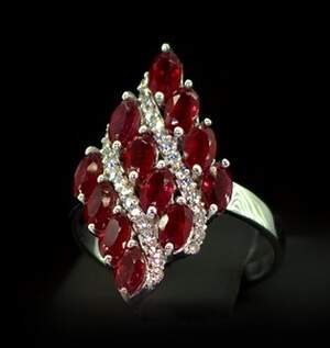 Серебряное кольцо 925 пробы 4,52 г с африканскими Роял Рубінами класса АААА и цирконами 4,73 карат Серебряное кольцо 925 пробы 4,52 г с африканскими Роял Рубінами класса АААА и цирконами 4,73 карат
