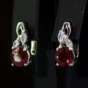 Серебряные серьги 925 пробы 4 г с африканскими Роял Рубінами класса АААА и цирконами 4,19 карат Серебряные серьги 925 пробы 4 г с африканскими Роял Рубінами класса АААА и цирконами 4,19 карат