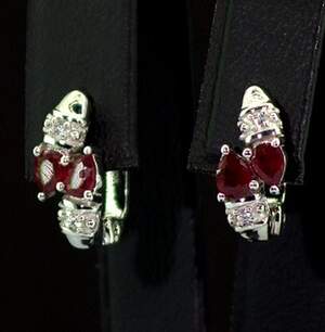 Серебряные серьги 925 пробы 2,82 г с африканскими Роял Рубінами класса АААА и цирконами 0,92 карат Серебряные серьги 925 пробы 2,82 г с африканскими Роял Рубінами класса АААА и цирконами 0,92 карат