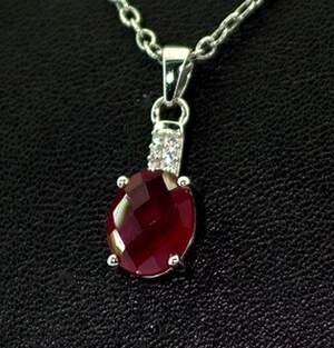 Серебряная подвеска 925 пробы 1,56 г с африканским Роял Рубіном класса АААА и цирконами 3,23 карат Серебряная подвеска 925 пробы 1,56 г с африканским Роял Рубіном класса АААА и цирконами 3,23 карат