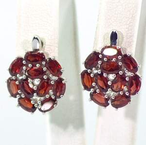 Серебряные серьги 925 пробы 5,03 г с мозамбикскими Гранатами 6 карат Серебряные серьги 925 пробы 5,03 г с мозамбикскими Гранатами 6 карат