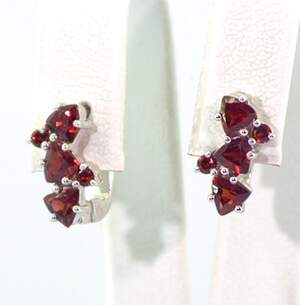 Серебряные серьги 925 пробы 2,6 г с мозамбикскими Гранатами 1,84 карат Серебряные серьги 925 пробы 2,6 г с мозамбикскими Гранатами 1,84 карат
