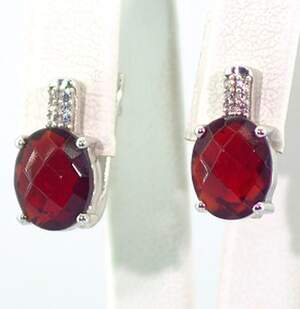 Серебряные серьги 925 пробы 3,91 г с мозамбикскими Гранатами и цирконами 4,41 карат