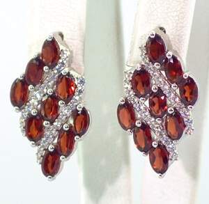 Серебряные серьги 925 пробы 7 г с мозамбикскими Гранатами и цирконами 6,05 карат Серебряные серьги 925 пробы 7 г с мозамбикскими Гранатами и цирконами 6,05 карат