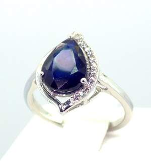 Серебряное кольцо 925 пробы 3,8 г со шри-ланкийским Сапфіром класса АААА и цирконами 5,05 карат Серебряное кольцо 925 пробы 3,8 г со шри-ланкийским Сапфіром класса АААА и цирконами 5,05 карат