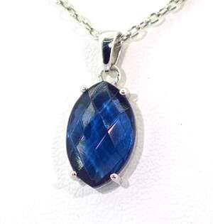 Серебряная подвеска 925 пробы 1,75 г с Флюоритом Блу Джон 4,38 карат Серебряная подвеска 925 пробы 1,75 г с Флюоритом Блу Джон 4,38 карат