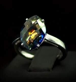 Серебряное кольцо 925 пробы 4,15 г с містичним Топазом 8,36 карат Серебряное кольцо 925 пробы 4,15 г с містичним Топазом 8,36 карат