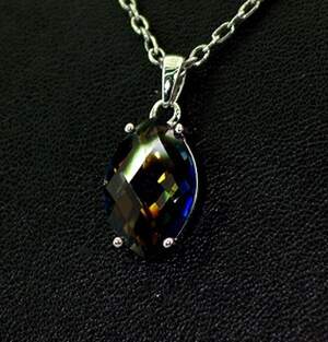 Серебряная подвеска 925 пробы 2,54 г с містичним Топазом 8,67 карат Серебряная подвеска 925 пробы 2,54 г с містичним Топазом 8,67 карат