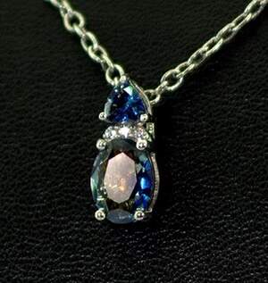 Серебряная подвеска 925 пробы 1,21 г с мистическими Топазами и цирконами 2,36 карат Серебряная подвеска 925 пробы 1,21 г с мистическими Топазами и цирконами 2,36 карат