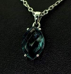 Серебряная подвеска 925 пробы 1,72 г с Топазом Лондон Блу со США 4,37 карат Серебряная подвеска 925 пробы 1,72 г с Топазом Лондон Блу со США 4,37 карат