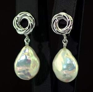 Серебряные серьги 925 пробы 6,58 г с таїтянськими Перлинами барглаз Серебряные серьги 925 пробы 6,58 г с таїтянськими Перлинами барглаз