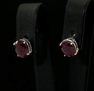 Серебряные серьги 925 пробы 2,02 г с африканскими Роял Рубінами класса АААА 3,48 карат Серебряные серьги 925 пробы 2,02 г с африканскими Роял Рубінами класса АААА 3,48 карат