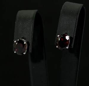 Серебряные серьги 925 пробы 1,94 г с мозамбикскими Гранатами 2,7 карат Серебряные серьги 925 пробы 1,94 г с мозамбикскими Гранатами 2,7 карат