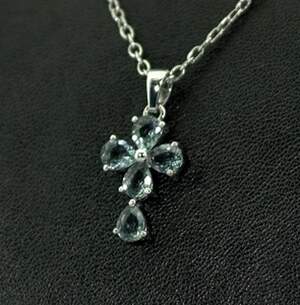 Серебряная подвеска 925 пробы 1,54 г с Топазами Лондон Блу со США 1,42 карат Серебряная подвеска 925 пробы 1,54 г с Топазами Лондон Блу со США 1,42 карат