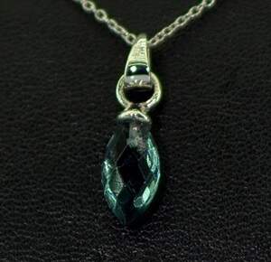 Серебряное колье 925 пробы 1,84 г с Топазом Лондон Блу со США 1,53 карат 42-46 см Серебряное колье 925 пробы 1,84 г с Топазом Лондон Блу со США 1,53 карат 42-46 см