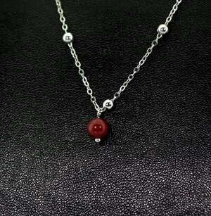 Серебряное колье 925 пробы 3,08 г с красным Коралом 0,77 карат 45-50 см Серебряное колье 925 пробы 3,08 г с красным Коралом 0,77 карат 45-50 см