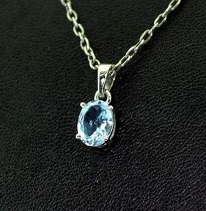 Серебряная подвеска 925 пробы 0,88 г с голубым Топазом 1,52 карат Серебряная подвеска 925 пробы 0,88 г с голубым Топазом 1,52 карат