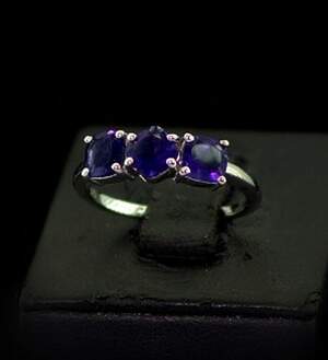 Серебряное кольцо 925 пробы 2,23 г с африканскими Аметистами 1,55 карат Серебряное кольцо 925 пробы 2,23 г с африканскими Аметистами 1,55 карат