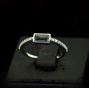 Серебряное кольцо 925 пробы 1,46 г с Топазом Лондон Блу со США та цирконами 0,58 карат Серебряное кольцо 925 пробы 1,46 г с Топазом Лондон Блу со США та цирконами 0,58 карат