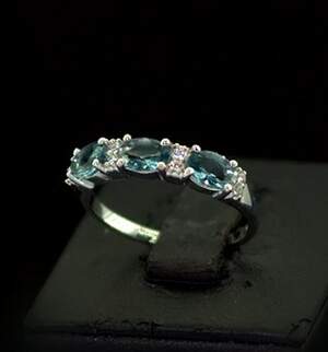 Серебряное кольцо 925 пробы 2,26 г с Топазами Лондон Блу со США та цирконами 1,01 карат Серебряное кольцо 925 пробы 2,26 г с Топазами Лондон Блу со США та цирконами 1,01 карат