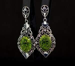 Серебряные серьги 925 пробы 12,1 г с зеленым Бурштином 14,1 карат Серебряные серьги 925 пробы 12,1 г с зеленым Бурштином 14,1 карат