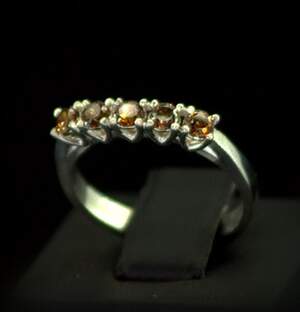 Серебряное кольцо 925 пробы 2,79 г с коньячними Аметистами 0,61 карат Серебряное кольцо 925 пробы 2,79 г с коньячними Аметистами 0,61 карат