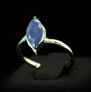 Серебряное кольцо 925 пробы 2,57 г с Танзанітом класса SD 1,95 карат Серебряное кольцо 925 пробы 2,57 г с Танзанітом класса SD 1,95 карат