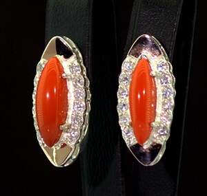 Серебряные серьги 925 пробы с позолотой 375 пробы 10,95 г с Коралами и фианитами 8,1 карат Серебряные серьги 925 пробы с позолотой 375 пробы 10,95 г с Коралами и фианитами 8,1 карат