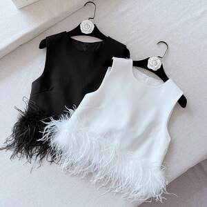 Топ с перьями