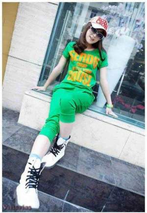 Женский спортивный костюм с коротким рукавом